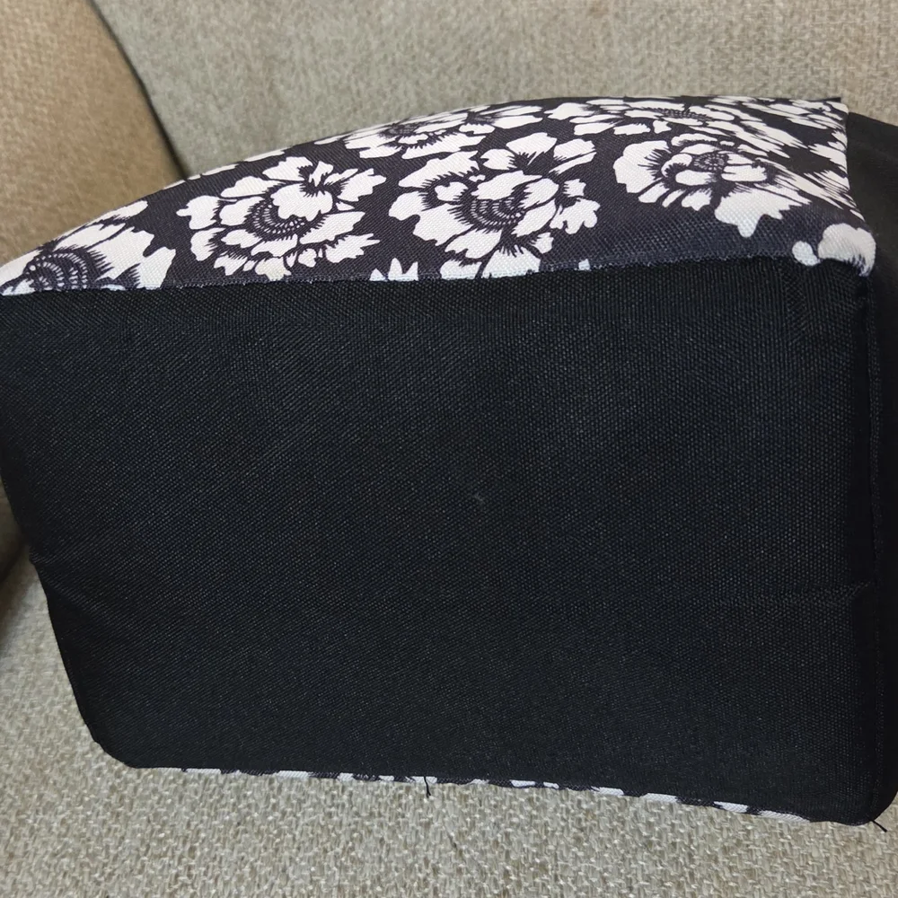 Igloo Black and White Floral Women's Bag - Picture 6 of 11
